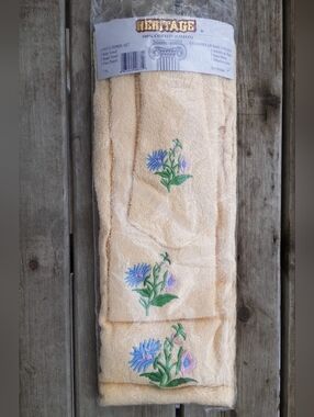 Heritage 3-piece Soft Yellow Towel Set with Blue and Pink Floral Embroidery